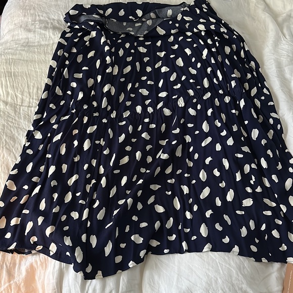 Reformation Zoe Skirt Es - NWT - Size 22 - Picture 5 of 7